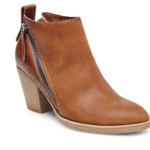 DV Dolce Vita Jameson Booties - Brown